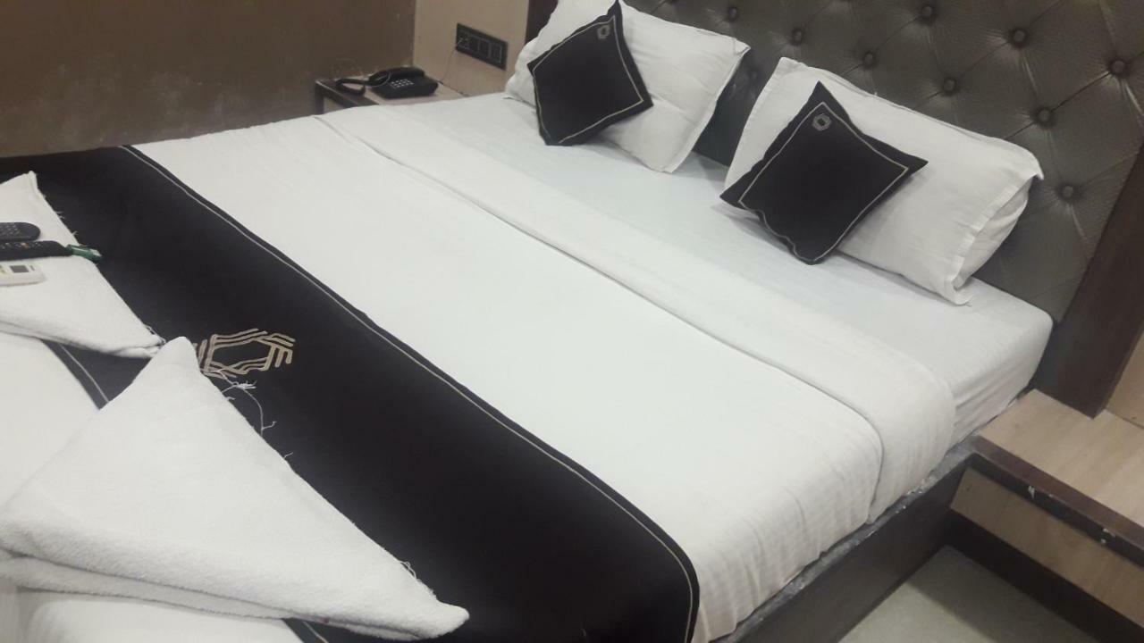 فندق مومبايفي  Shine Hospitality المظهر الخارجي الصورة