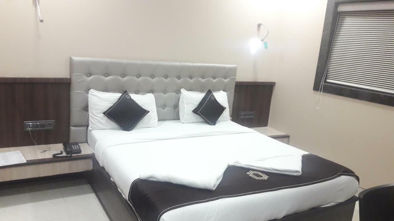فندق مومبايفي  Shine Hospitality المظهر الخارجي الصورة