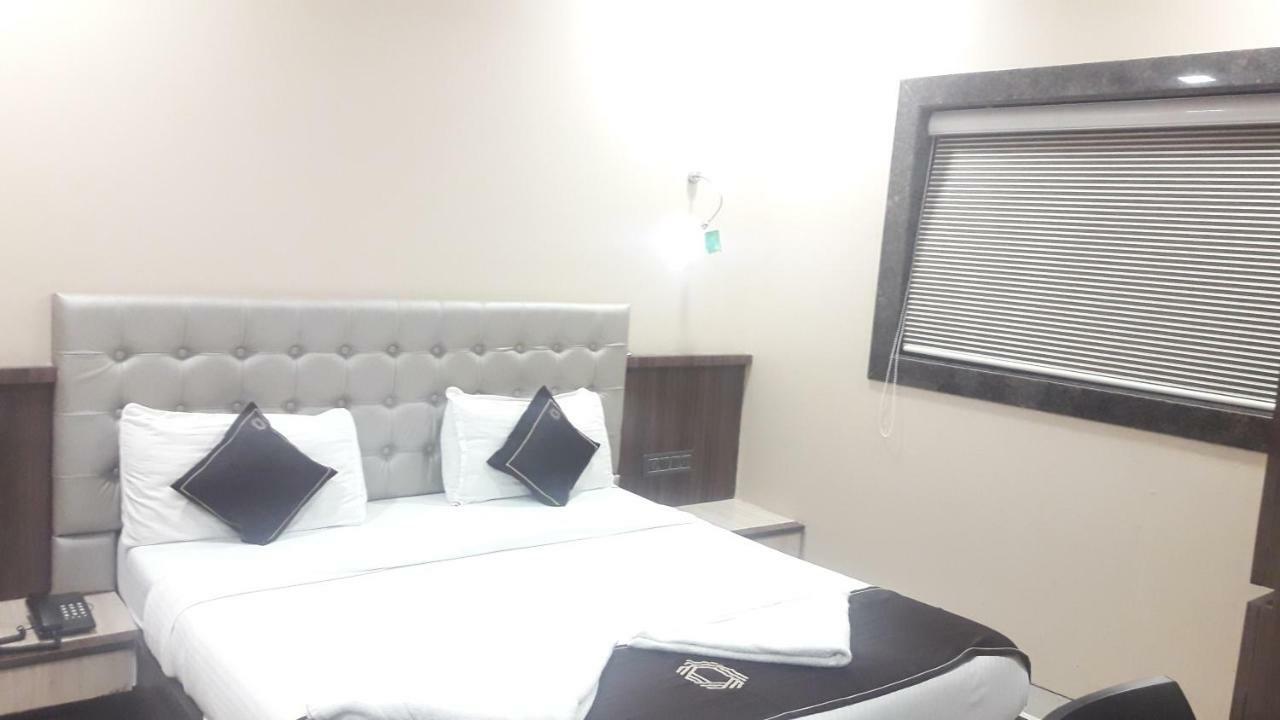 فندق مومبايفي  Shine Hospitality المظهر الخارجي الصورة