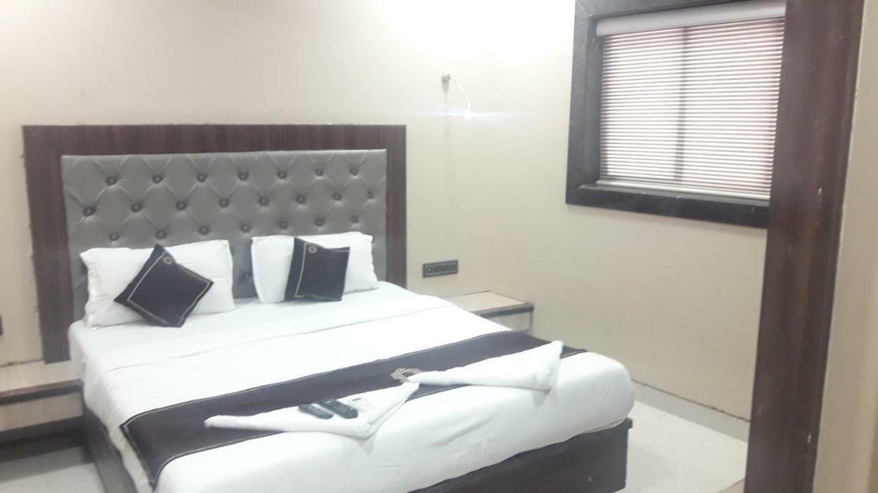 فندق مومبايفي  Shine Hospitality المظهر الخارجي الصورة