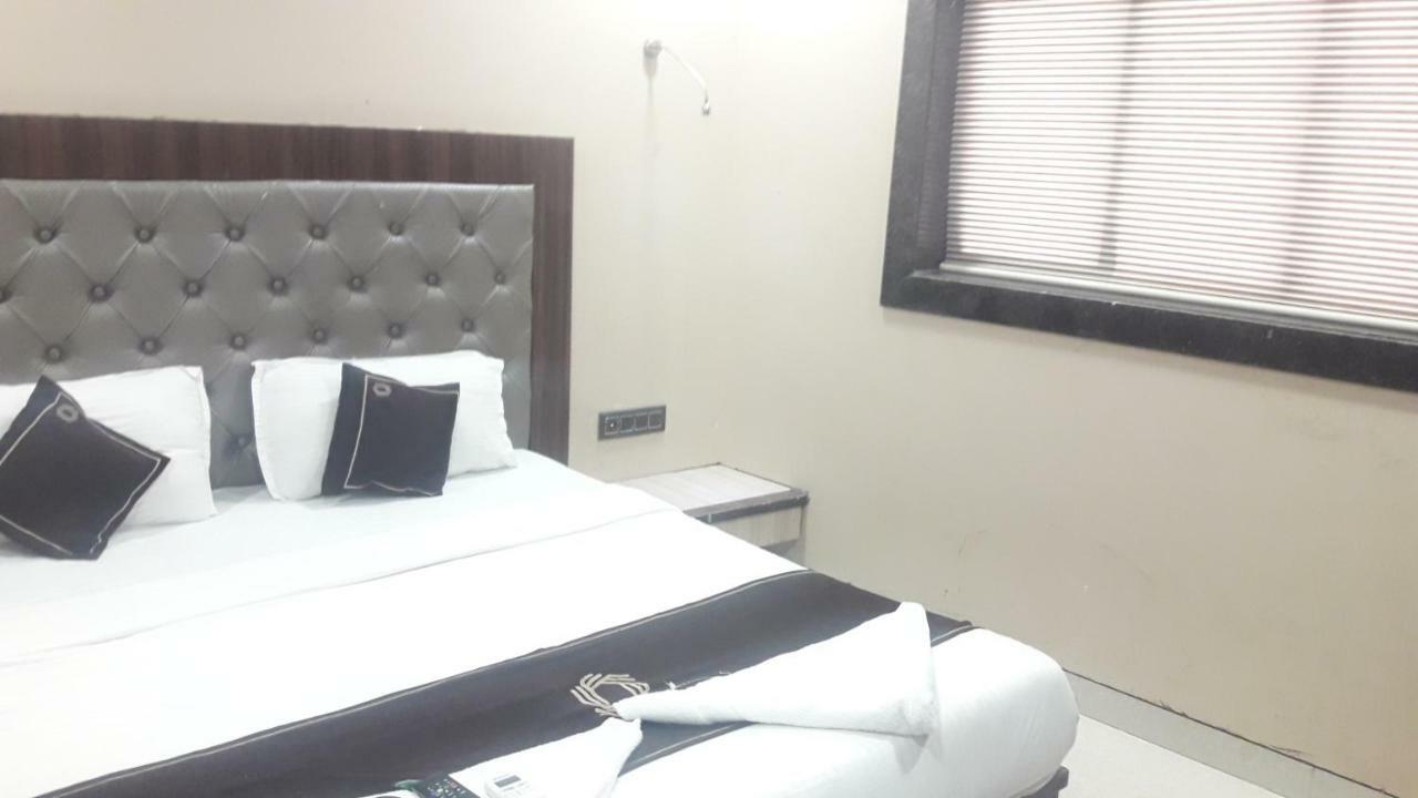 فندق مومبايفي  Shine Hospitality المظهر الخارجي الصورة