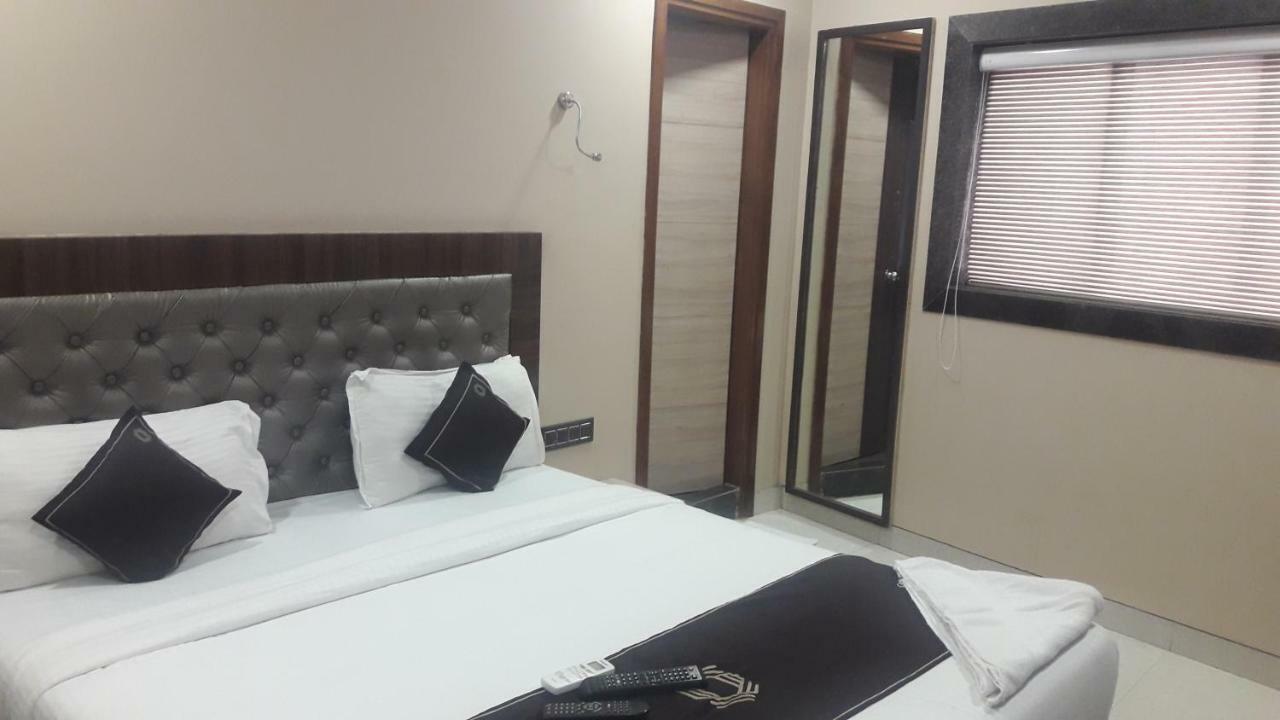 فندق مومبايفي  Shine Hospitality المظهر الخارجي الصورة