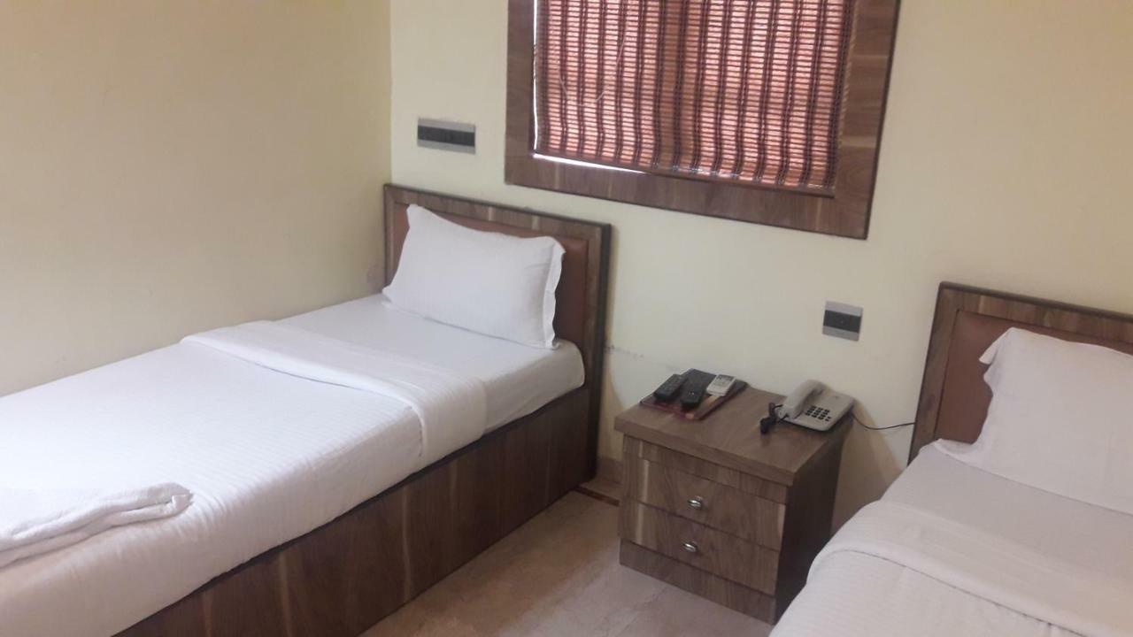فندق مومبايفي  Shine Hospitality المظهر الخارجي الصورة